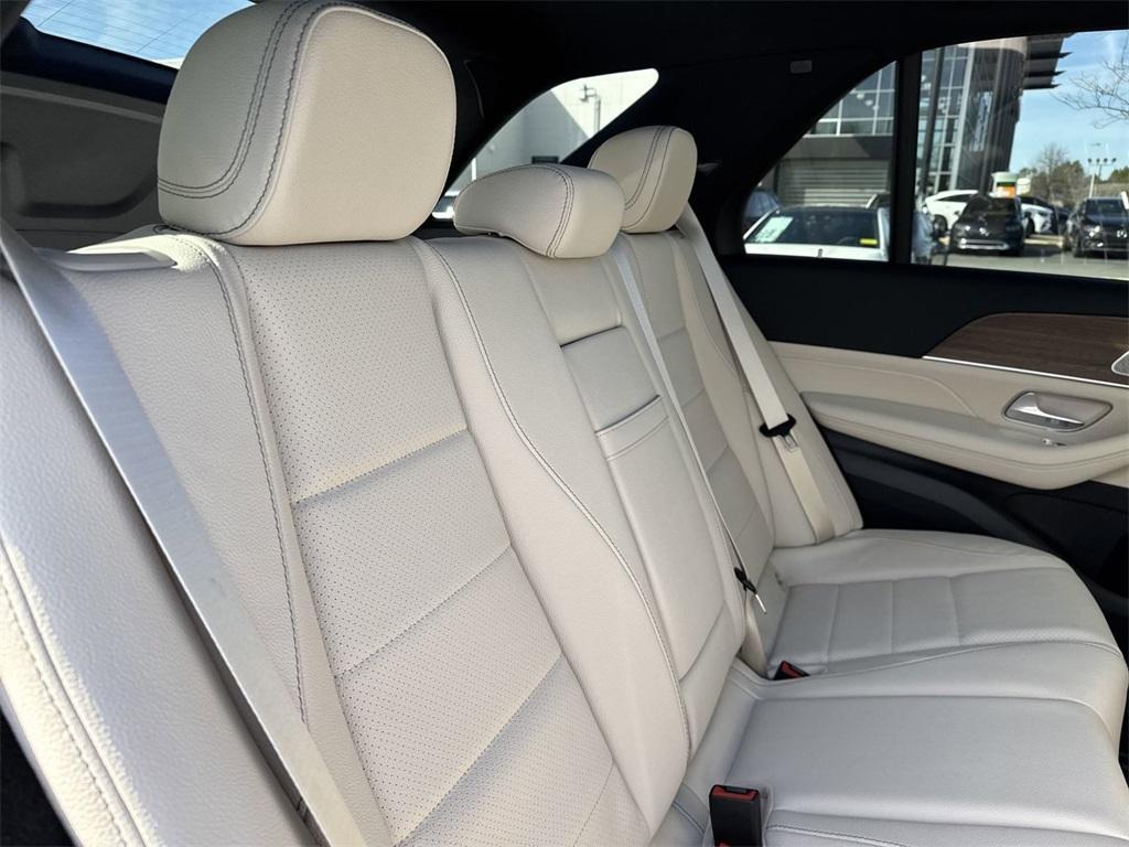 new 2025 Mercedes-Benz GLE 450e car, priced at $90,480