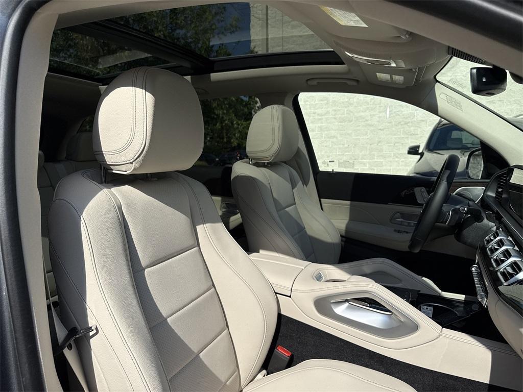 new 2025 Mercedes-Benz GLE 350 car, priced at $71,725