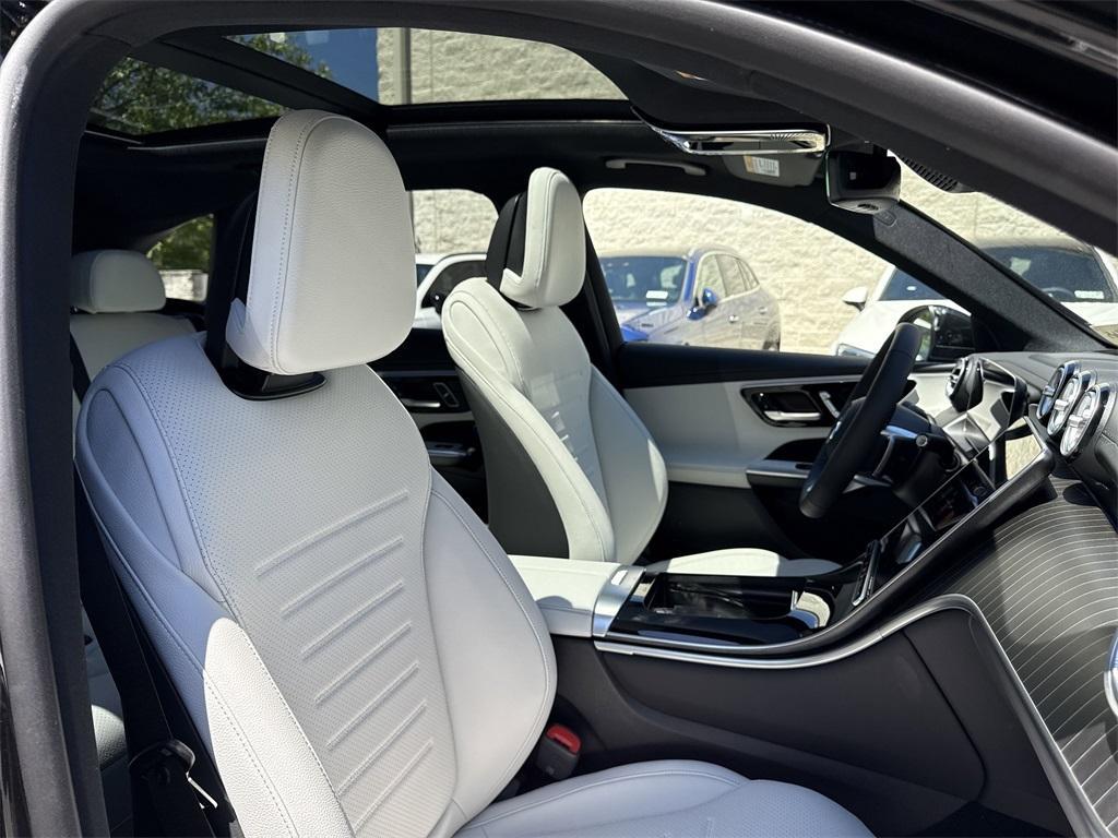 new 2025 Mercedes-Benz GLC 300 car, priced at $67,575