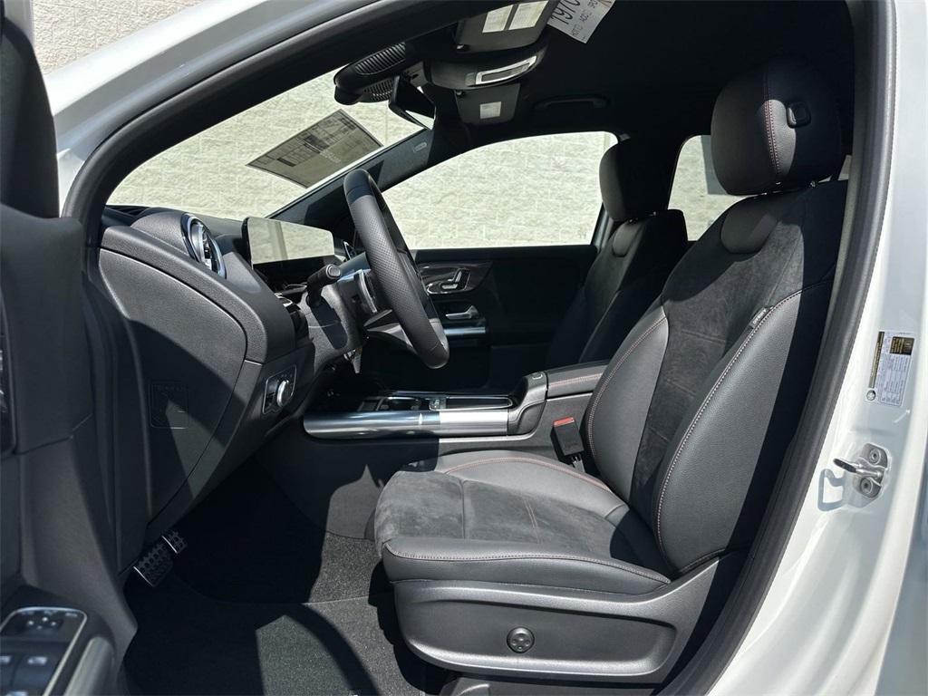 new 2025 Mercedes-Benz GLA 250 car, priced at $49,145