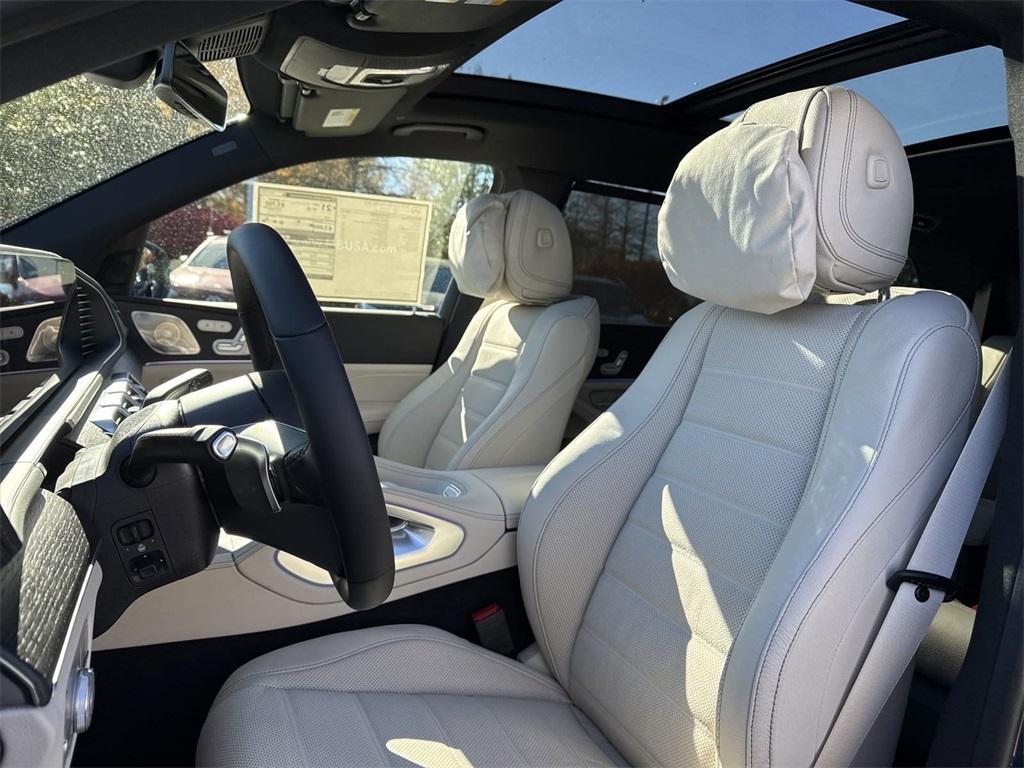 new 2025 Mercedes-Benz GLS 450 car, priced at $99,055