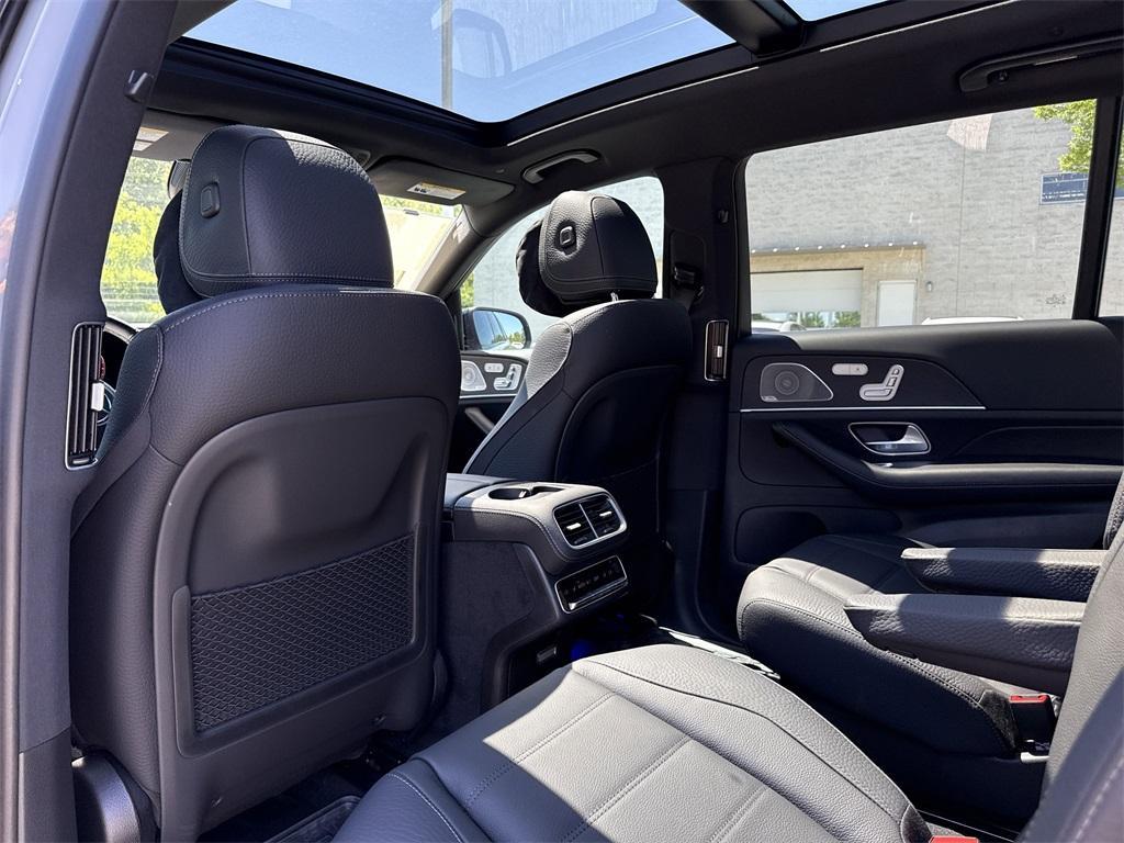 new 2025 Mercedes-Benz GLS 450 car, priced at $106,475