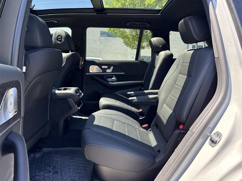 new 2025 Mercedes-Benz GLS 450 car, priced at $106,475