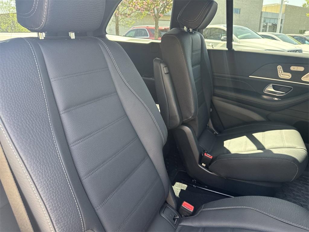 new 2025 Mercedes-Benz GLS 450 car, priced at $106,475