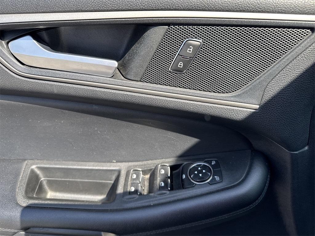 used 2022 Ford Edge car, priced at $19,000