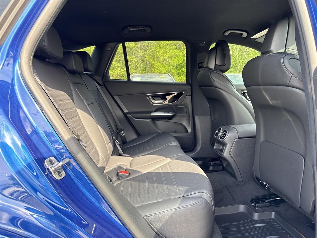 new 2025 Mercedes-Benz GLC 300 car, priced at $57,760
