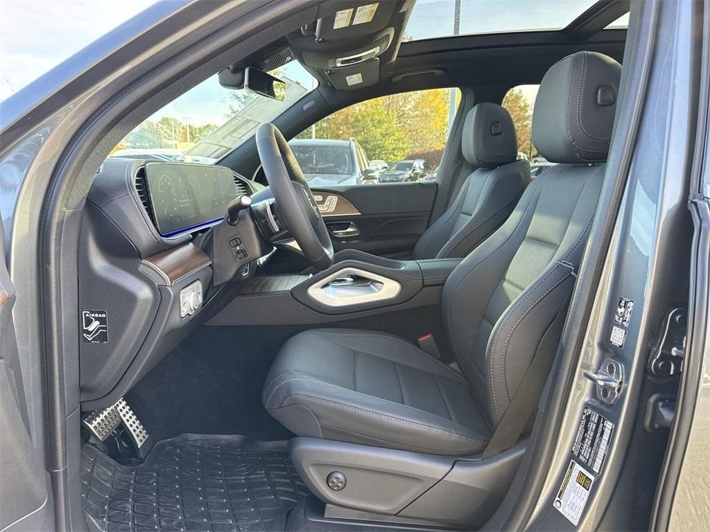 new 2025 Mercedes-Benz GLS 450 car, priced at $96,495