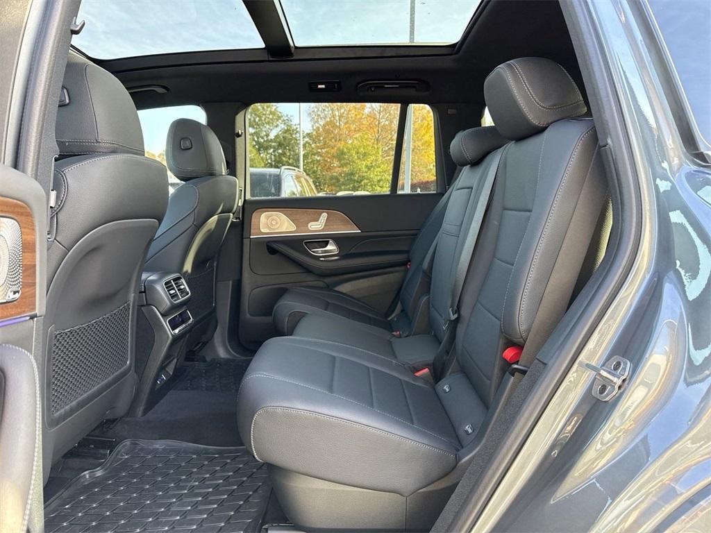 new 2025 Mercedes-Benz GLS 450 car, priced at $96,495