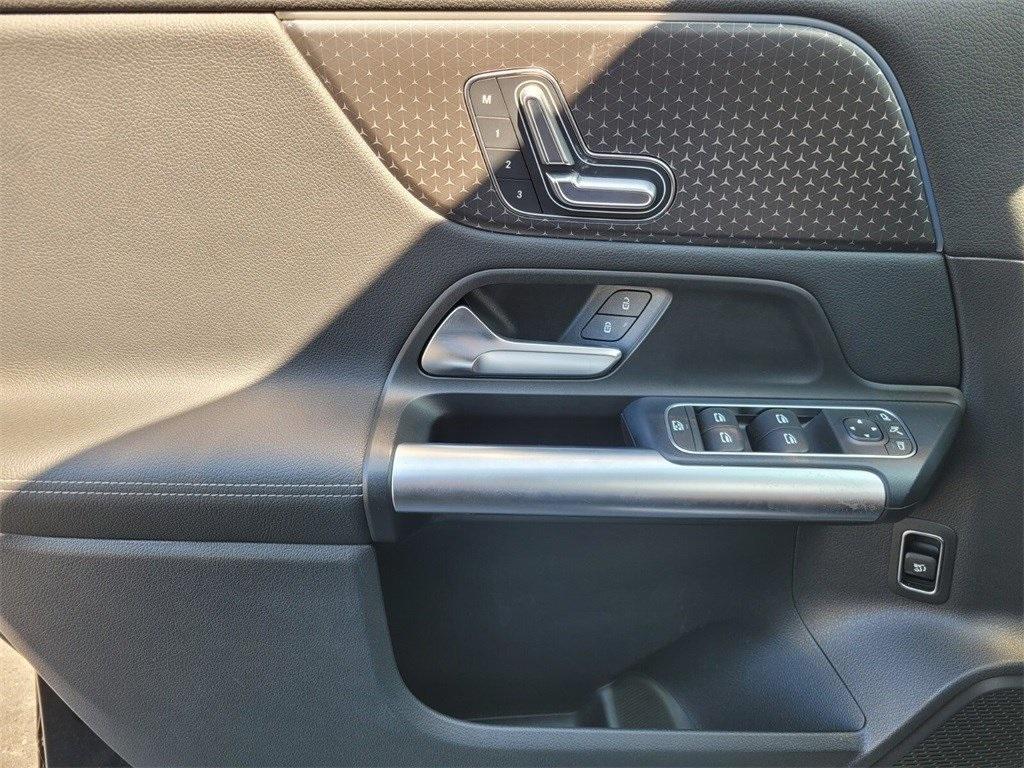 used 2025 Mercedes-Benz GLA 250 car, priced at $35,800