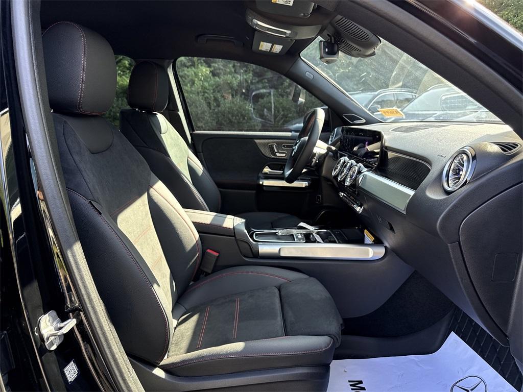 new 2025 Mercedes-Benz GLB 250 car, priced at $51,975