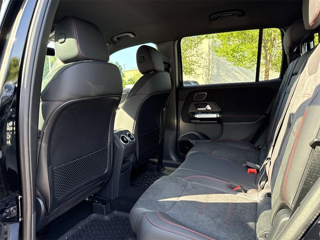 new 2025 Mercedes-Benz GLB 250 car, priced at $51,975