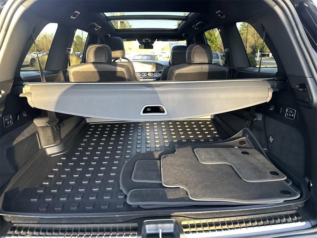 new 2025 Mercedes-Benz GLS 580 car, priced at $126,385