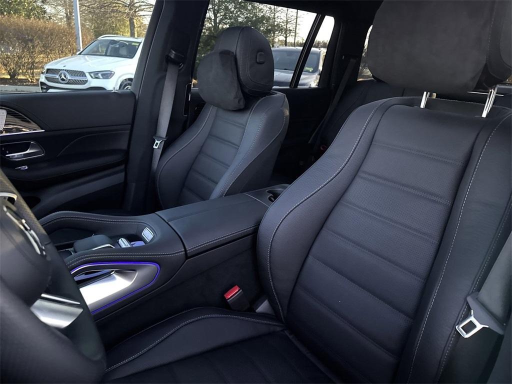 new 2025 Mercedes-Benz GLS 580 car, priced at $126,385