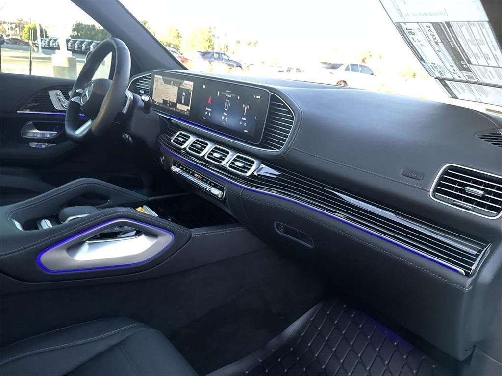 new 2025 Mercedes-Benz GLS 580 car, priced at $126,385