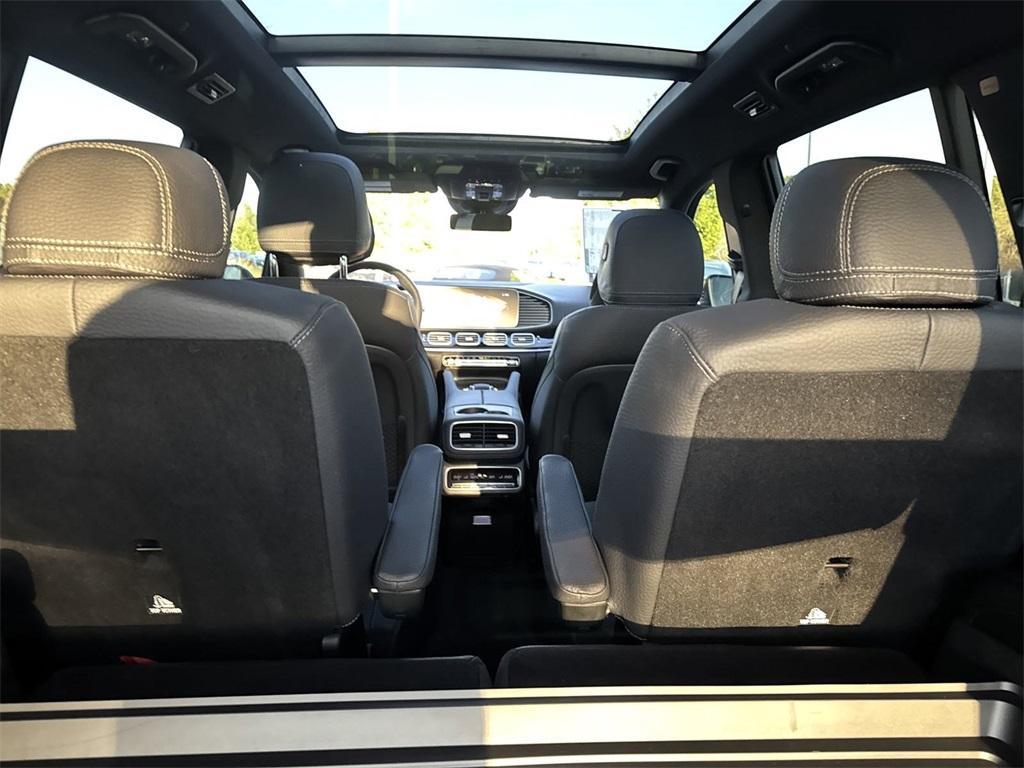 new 2025 Mercedes-Benz GLS 580 car, priced at $126,385