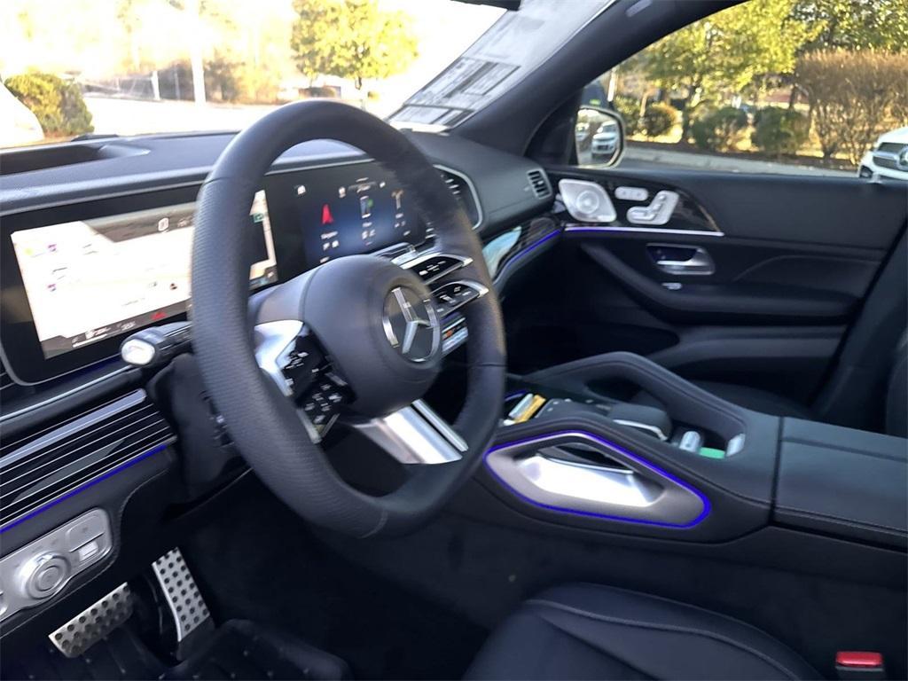 new 2025 Mercedes-Benz GLS 580 car, priced at $126,385