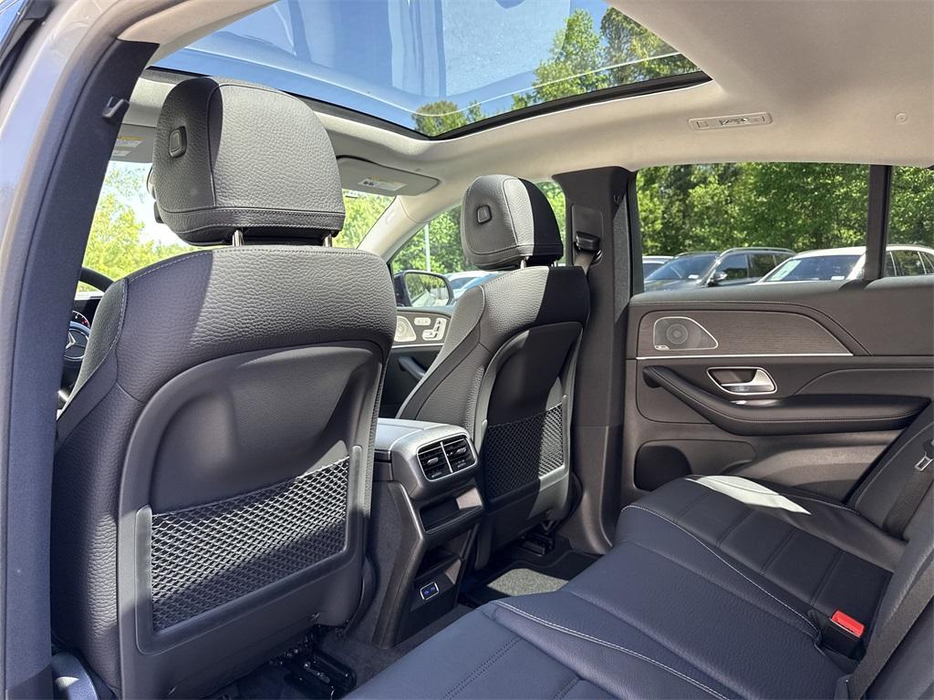 new 2025 Mercedes-Benz GLE 450 car, priced at $88,365