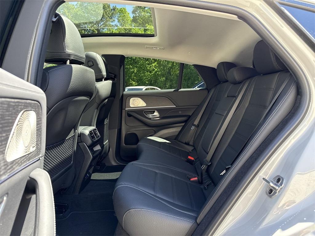 new 2025 Mercedes-Benz GLE 450 car, priced at $88,365