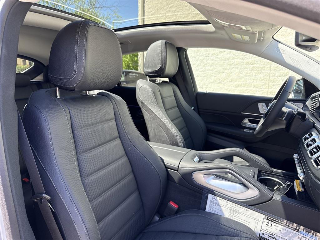 new 2025 Mercedes-Benz GLE 450 car, priced at $88,365