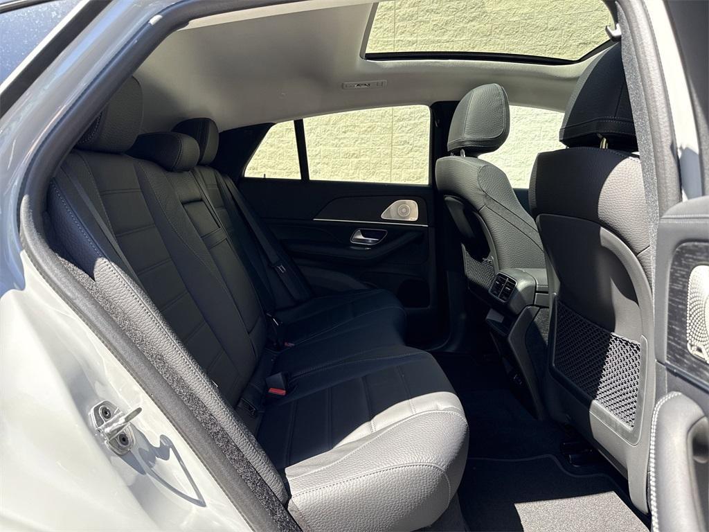 new 2025 Mercedes-Benz GLE 450 car, priced at $88,365