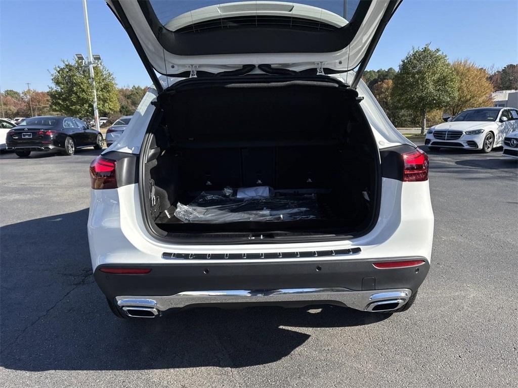 new 2025 Mercedes-Benz GLA 250 car, priced at $45,545