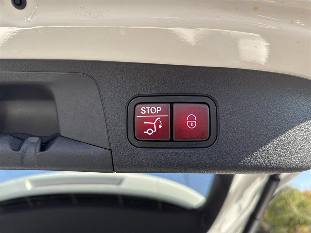 new 2025 Mercedes-Benz GLA 250 car, priced at $45,545