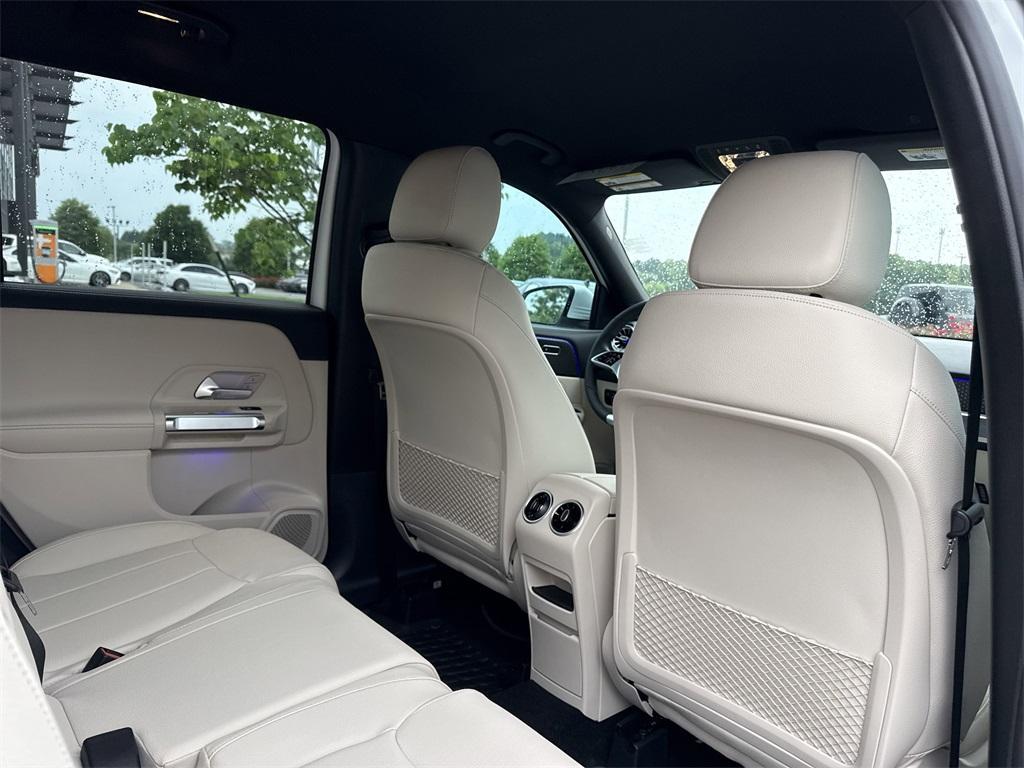 new 2025 Mercedes-Benz GLB 250 car, priced at $47,145