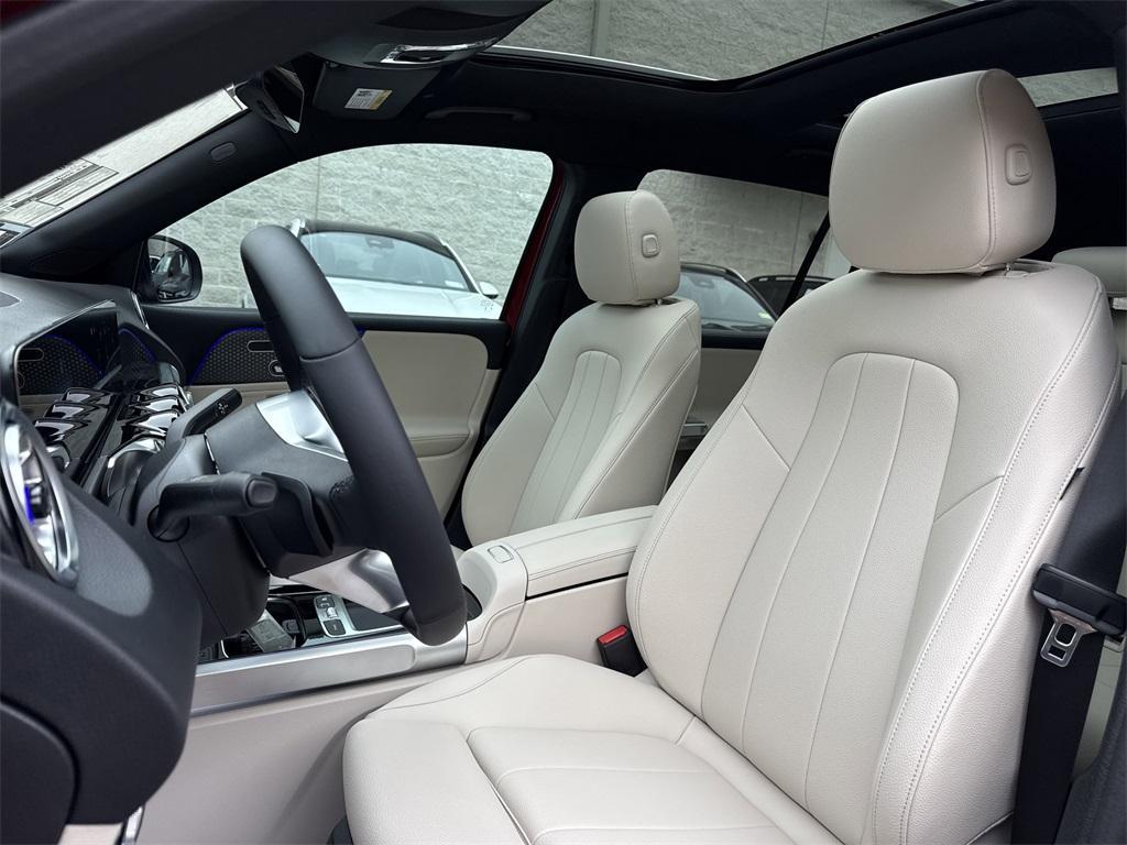 new 2025 Mercedes-Benz GLB 250 car, priced at $50,235