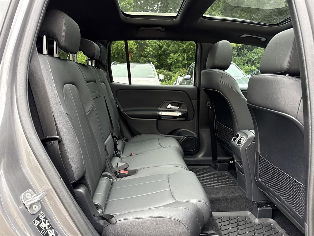 new 2025 Mercedes-Benz GLB 250 car, priced at $49,395