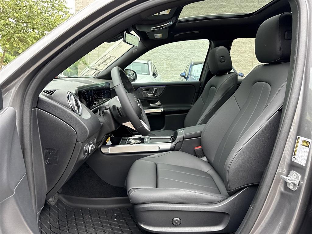 new 2025 Mercedes-Benz GLB 250 car, priced at $49,395