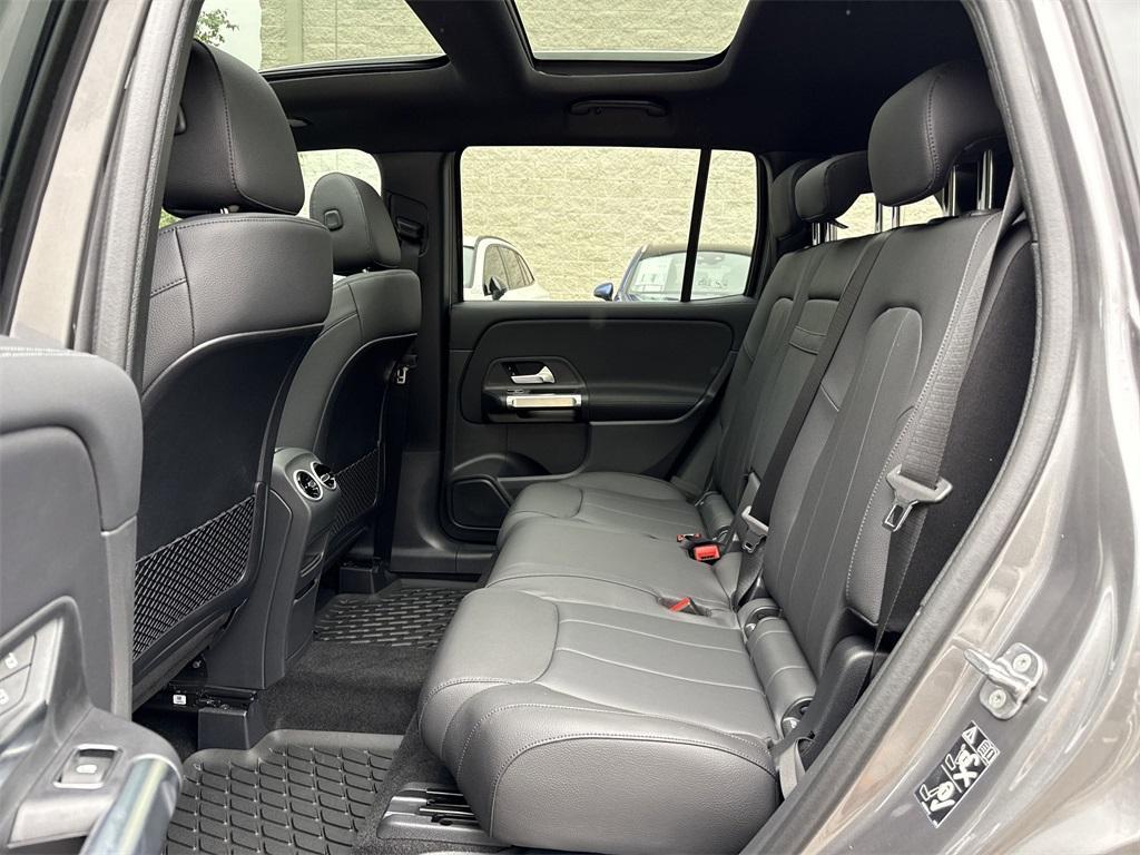 new 2025 Mercedes-Benz GLB 250 car, priced at $49,395