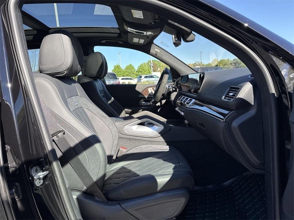 new 2025 Mercedes-Benz AMG GLE 53 car, priced at $101,295