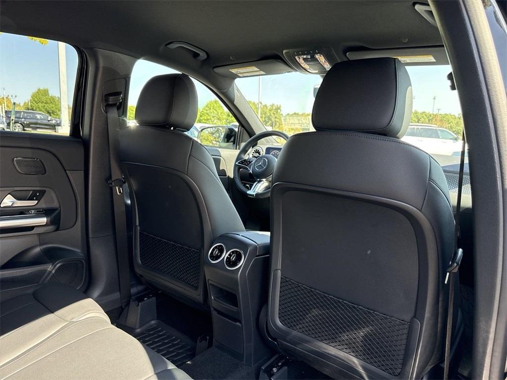 new 2025 Mercedes-Benz GLA 250 car, priced at $46,205