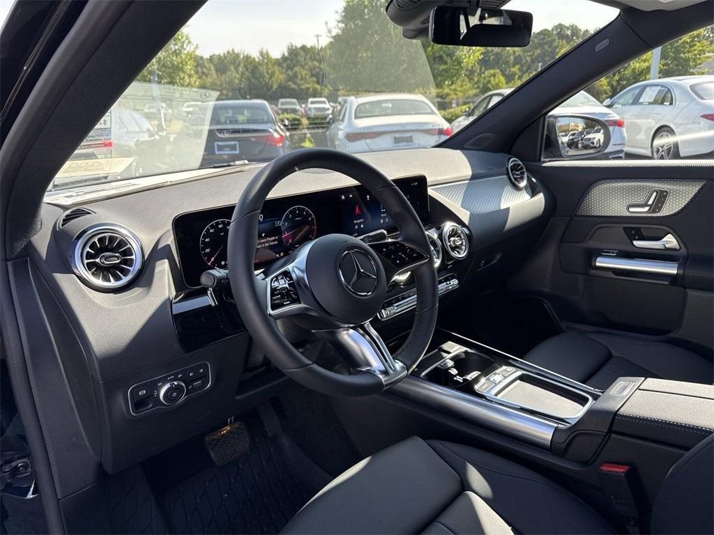 new 2025 Mercedes-Benz GLA 250 car, priced at $46,205