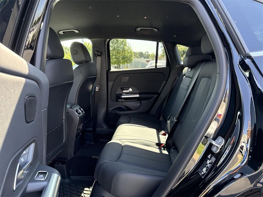 new 2025 Mercedes-Benz GLA 250 car, priced at $46,205