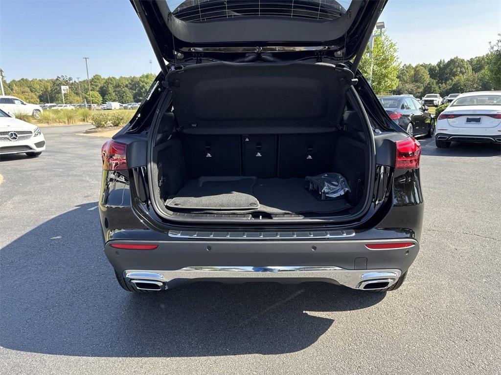new 2025 Mercedes-Benz GLA 250 car, priced at $46,205