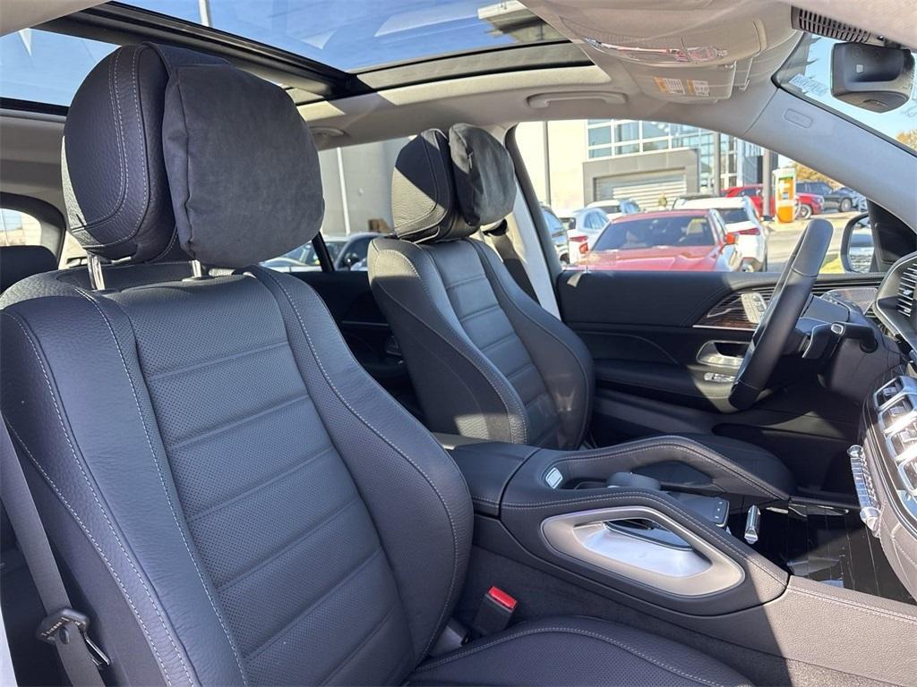 new 2025 Mercedes-Benz GLE 450 car, priced at $91,870