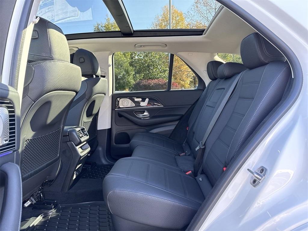 new 2025 Mercedes-Benz GLE 450 car, priced at $91,870