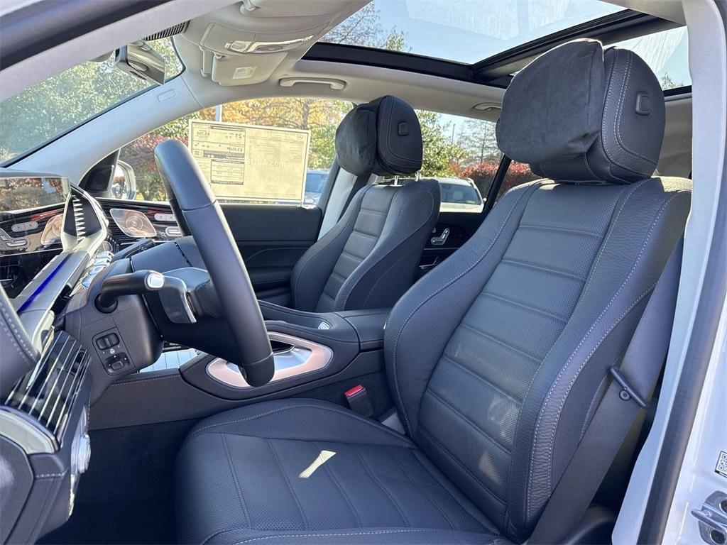 new 2025 Mercedes-Benz GLE 450 car, priced at $91,870