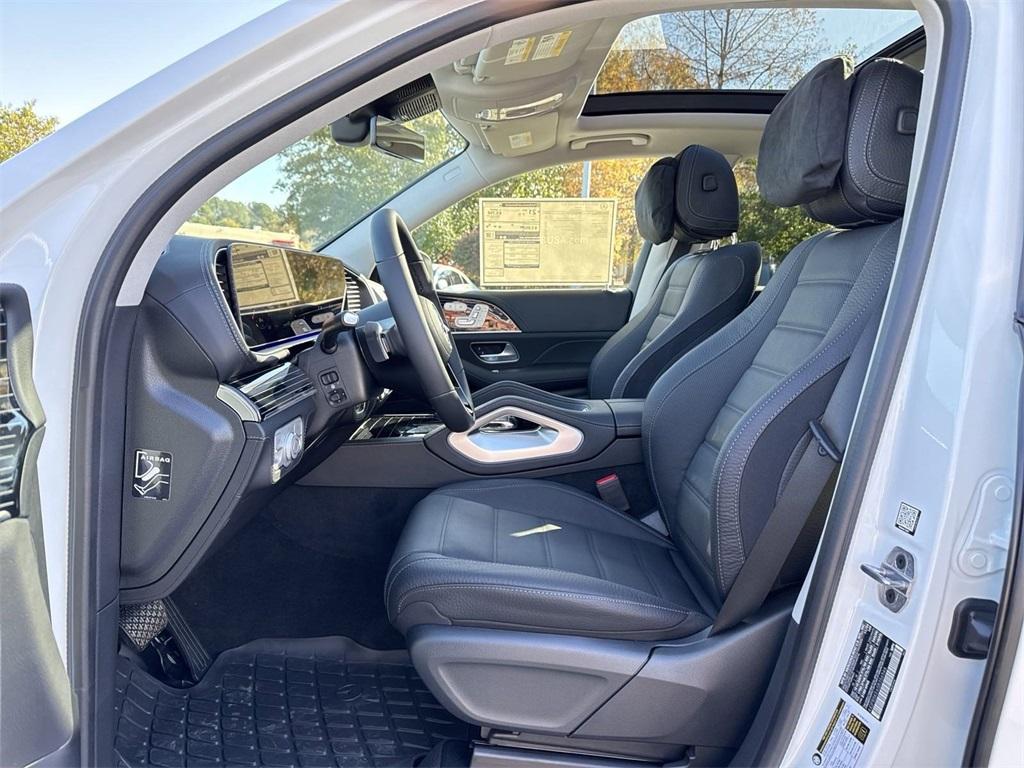 new 2025 Mercedes-Benz GLE 450 car, priced at $91,870