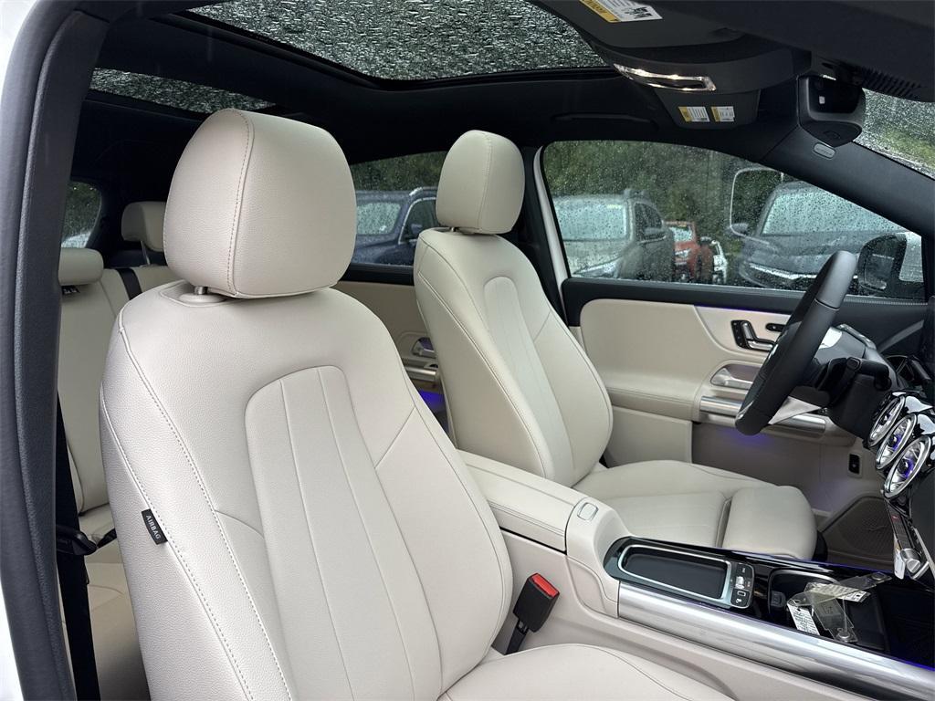 new 2026 Mercedes-Benz GLA 250 car, priced at $49,190