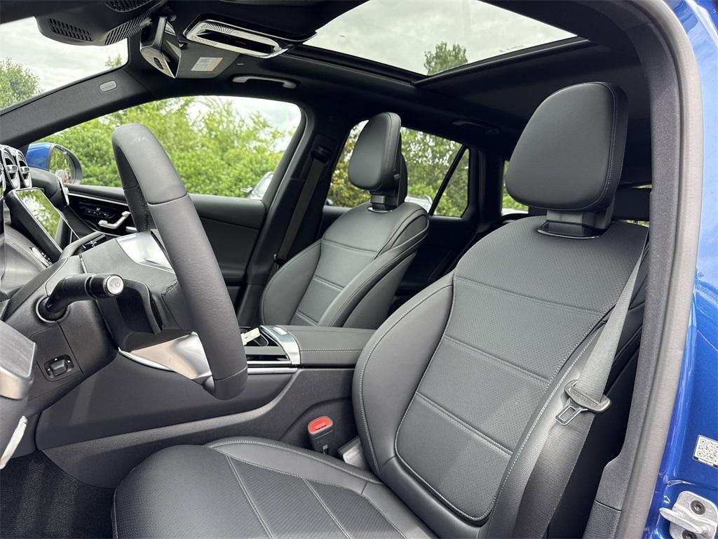 new 2025 Mercedes-Benz GLC 300 car, priced at $59,085