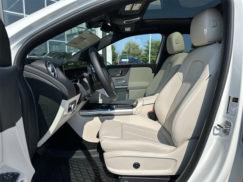 new 2025 Mercedes-Benz GLA 250 car, priced at $45,650