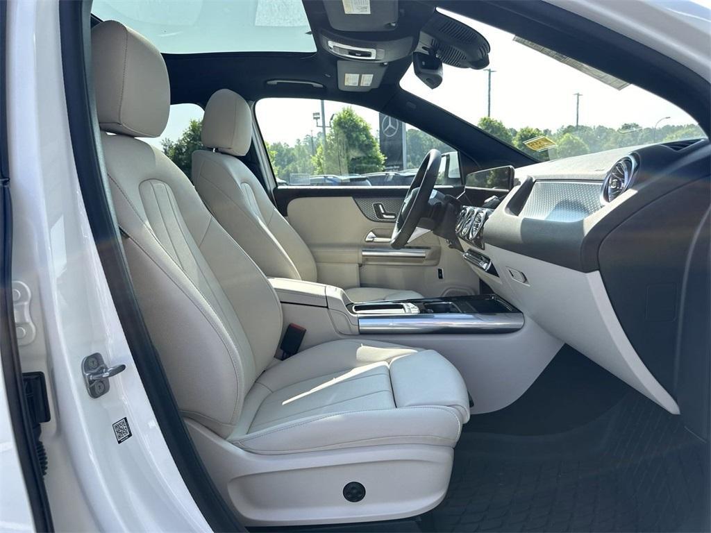 new 2025 Mercedes-Benz GLA 250 car, priced at $45,650