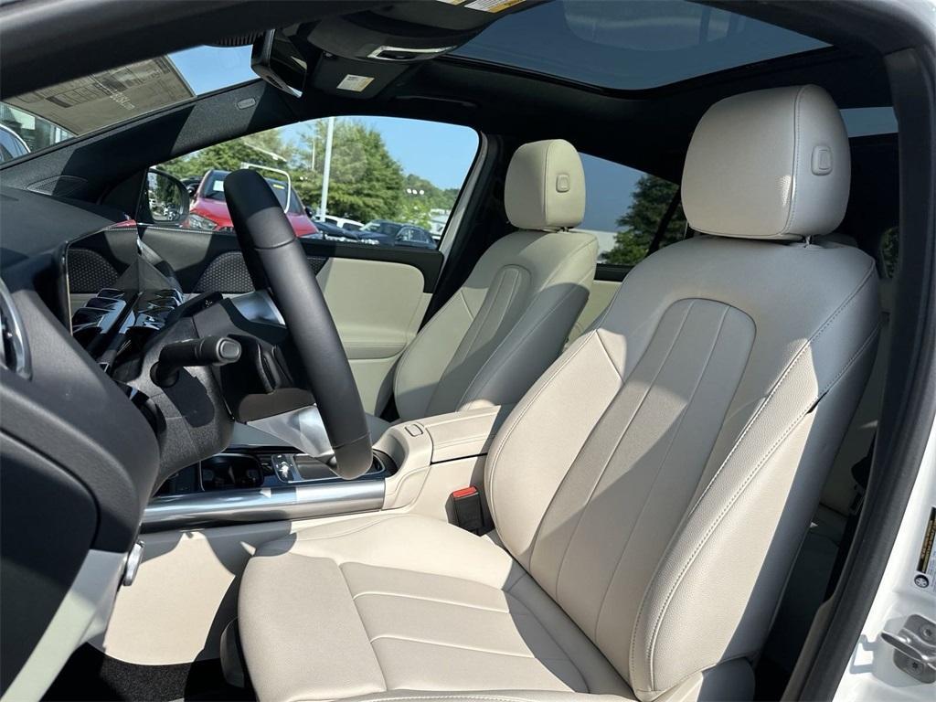 new 2025 Mercedes-Benz GLA 250 car, priced at $45,650