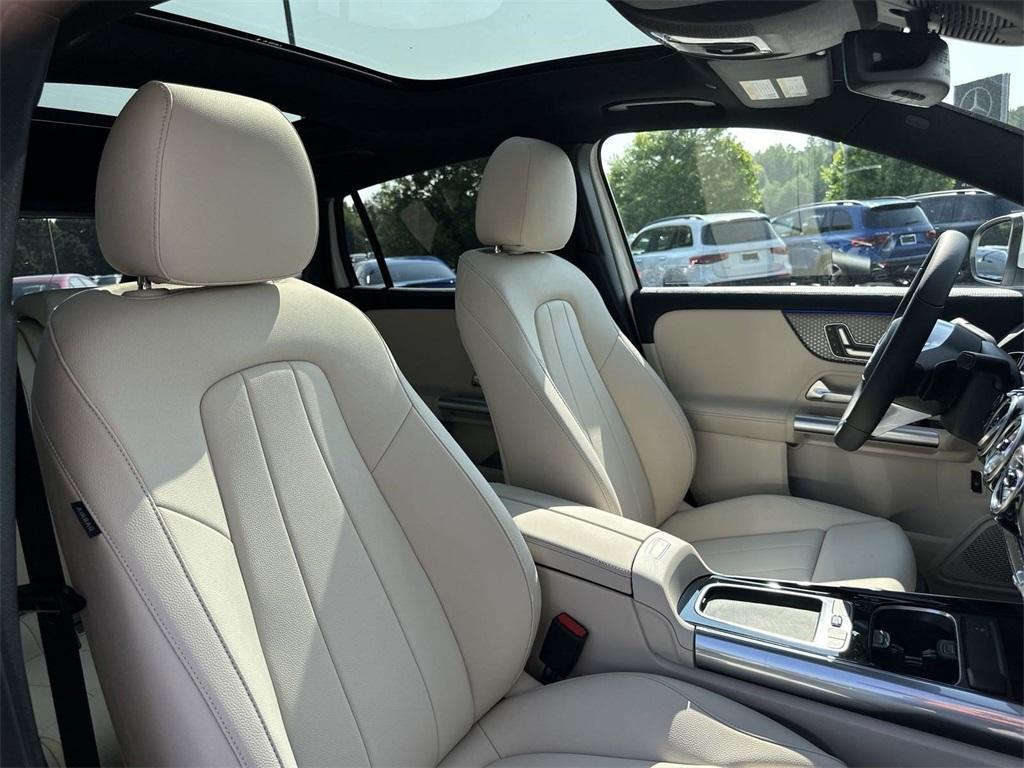 new 2025 Mercedes-Benz GLA 250 car, priced at $45,650
