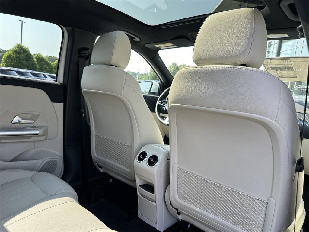 new 2025 Mercedes-Benz GLA 250 car, priced at $45,650