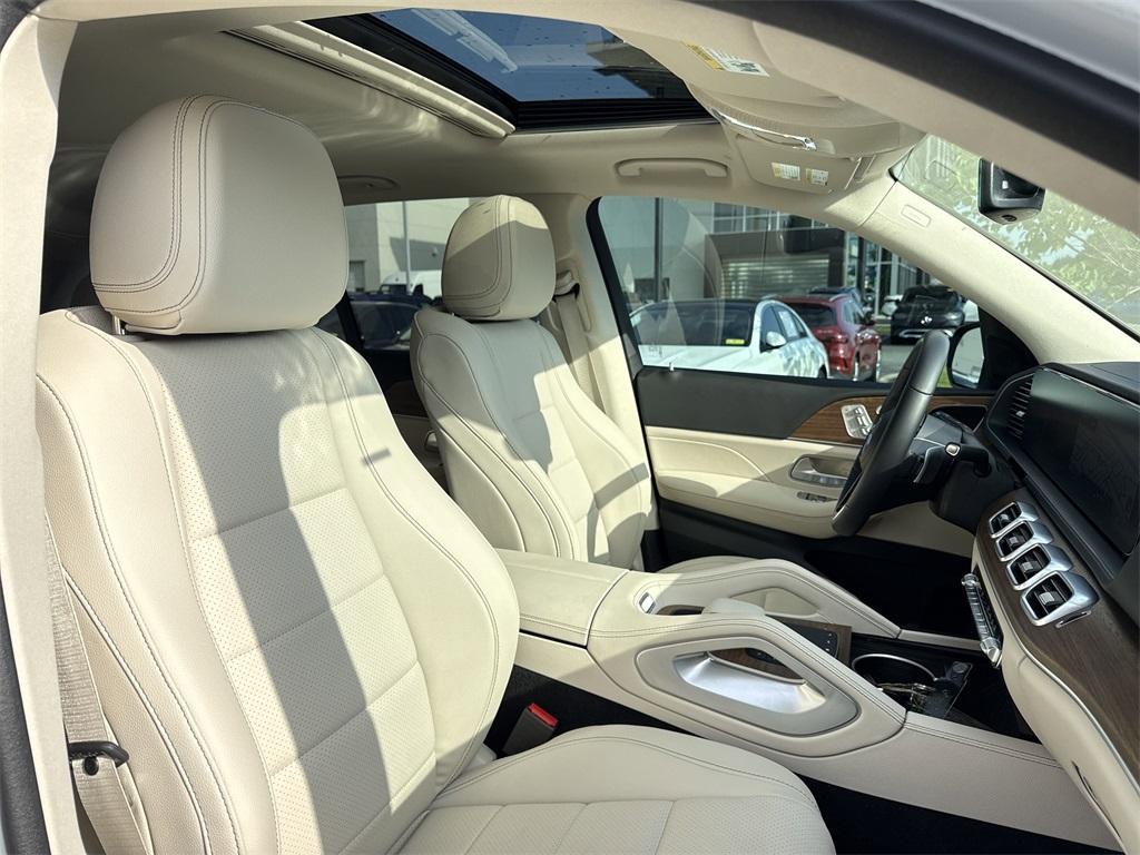 used 2025 Mercedes-Benz GLE 450e car, priced at $71,000