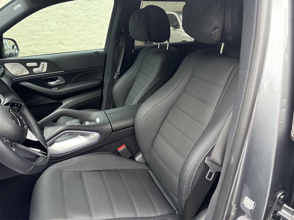 new 2025 Mercedes-Benz GLS 450 car, priced at $99,415