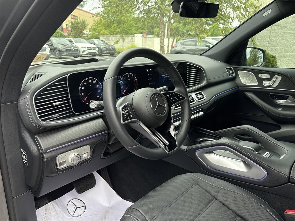 new 2025 Mercedes-Benz GLS 450 car, priced at $99,415